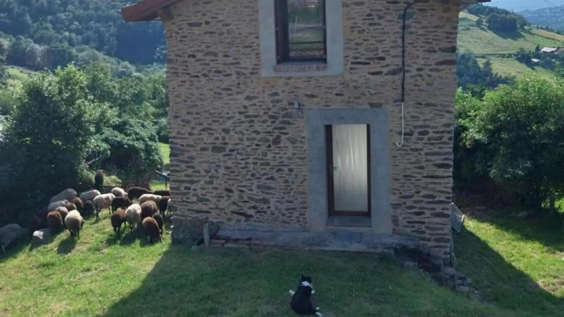 Gite Renove Avec Terrasse Panoramique Et Tout Confort A Saint-Chamond, Proche Saint-Etienne Et Lyon - Fr-1-496-324 בית נופש סן-שאמון